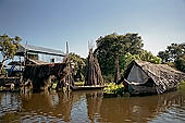 Tonle Sap - Kampong Phluk floating village - stilted houses